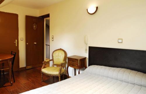 Hotel De L'Aveyron Paryż Pokój zdjęcie